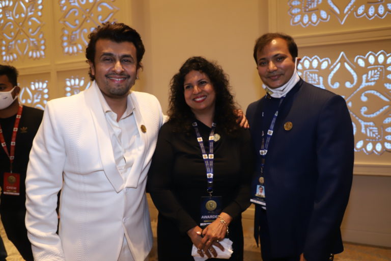 Sonu Nigam , Hemsar Desai , Nandan Jha