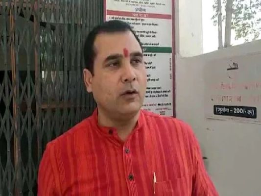 बीजेपी विधायक अपनी ही सरकार के खिलाफ कोर्ट पहुंचे, गाजियाबाद प्रशासन पर लगाया ऑक्सीजन बेचने का आरोप
