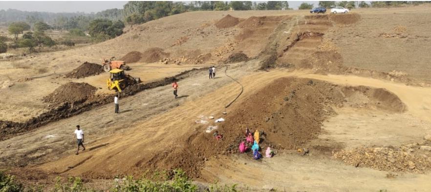 मापदंड को ठेंगा दिखा करा रहे अम्रत सरोवर का निर्माण