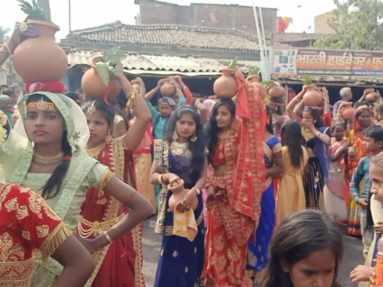 3 kms in Greno. Kalash Yatra turns out to be long