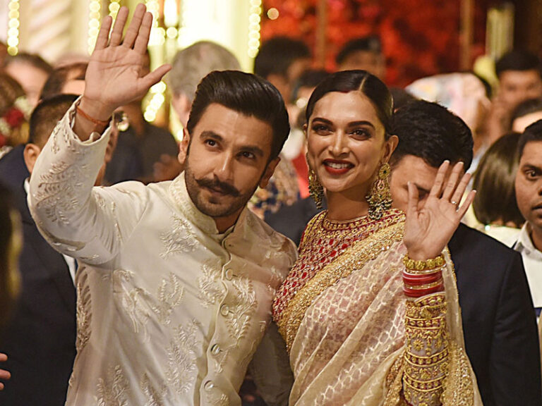 Ranveer became romantic with Deepika