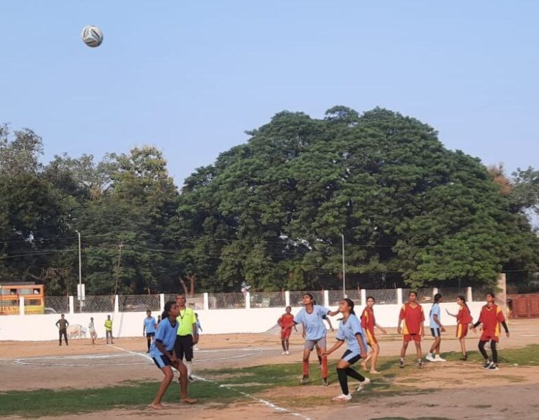 photo_6084587964345290099_x