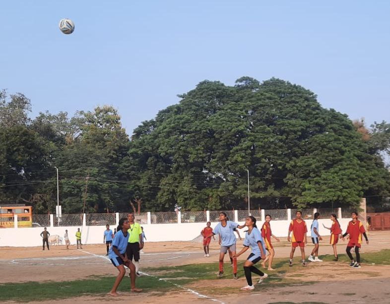 photo_6084587964345290099_x